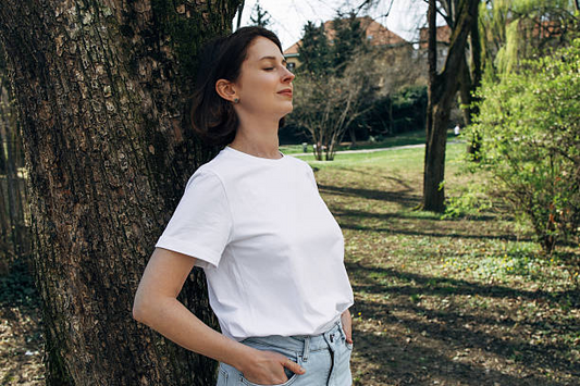 When a 100% Cotton Unisex Classic Tee Feels Stiff, How to Break It In the Right Way