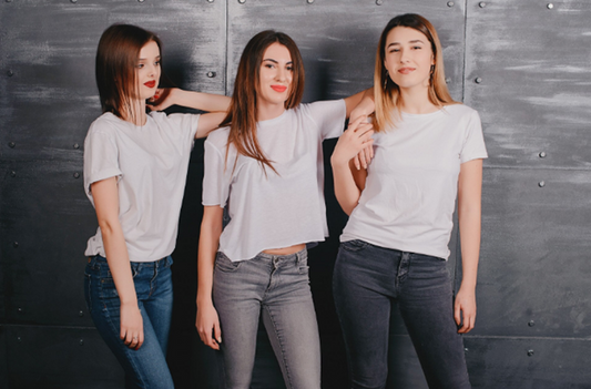 Women’s T-Shirts vs Unisex T-Shirts: What Changes in Fit and Drape